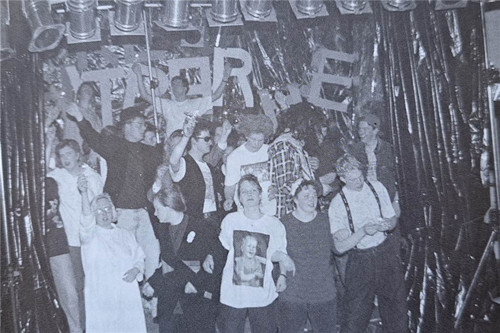 75 Jahre KLJB St. Georg Vreden – eine Geschichte mit Kunderdanz und Bierbike Die Hitparade gehörte früher traditionell zum Programm der KLJB.