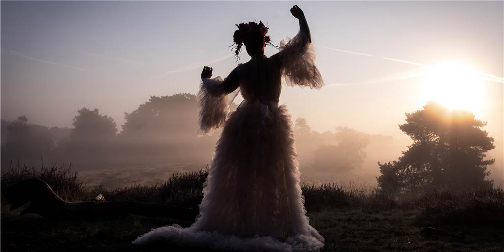 Sandra Olasz ist durch den Kirchenaustritt zum Fotografieren gekommen Die Hobbyfotografin Sandra Olasz lichtet ihre Models gerne in ihrer Heimat ab. Hier: Westruper Heide.
