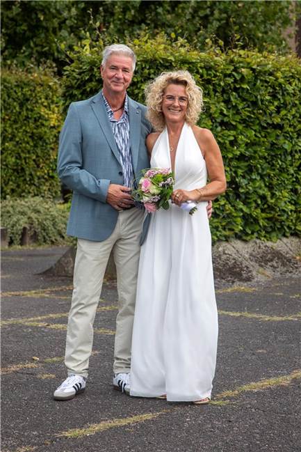 Manuela machte Uli Heiratsantrag an spanischem Strand zum Geburtstag Die Hochzeitsreise führt das Paar zurück zum Ort des Heiratsantrags - den spanischen Strand von Peguera.