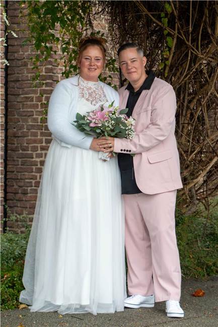 Antrag mit Kerzen und Herzen: Yvonne Gehle und Jenny Vierhaus heiraten Die Hochzeitsreise führt Yvonne (geborene Gehle, r.) und Jenny Vierhaus nach Kuba.