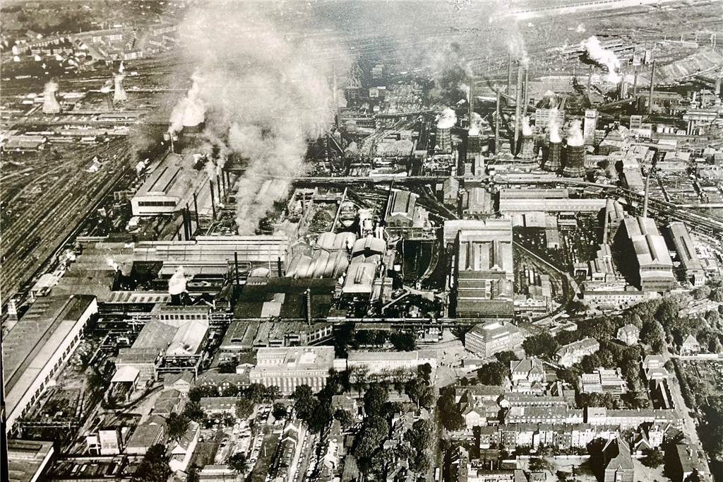 Die höchste Blüte erreichte die Westfalenhütte in den 1960er Jahren - wie dieses Bild der Werksanlagen von 1961 zeigt.