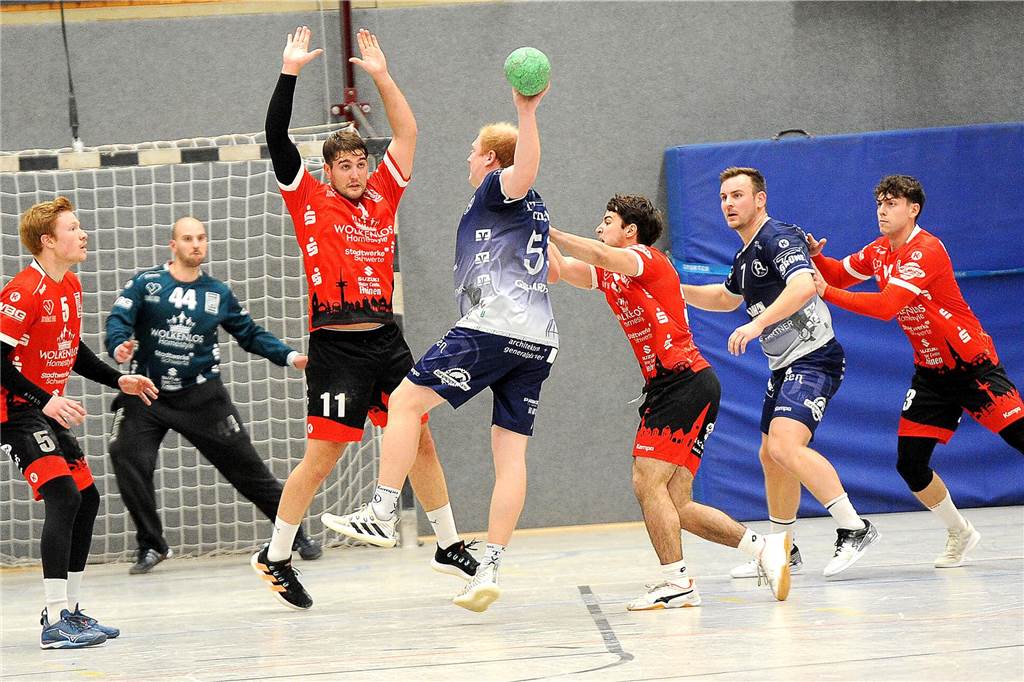 Die HSG Schwerte/Westhofen hat gegen den TV Arnsberg mit 30:29 gewonnen.