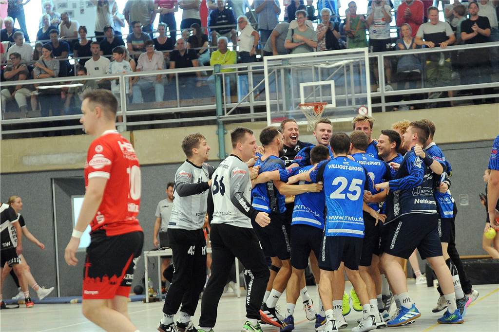 Die HSG Schwerte/Westhofen hat gegen die HVE Villigst-Ergste II mit 25:26 verloren.