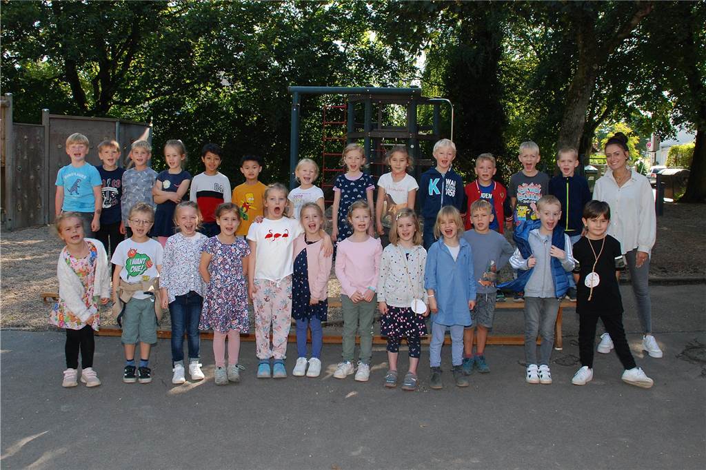 Die Hühner-Klasse 1B an der Lindenschule besuchen 25 Mädchen und Jungen. Lehrerin ist Annette Steinke.