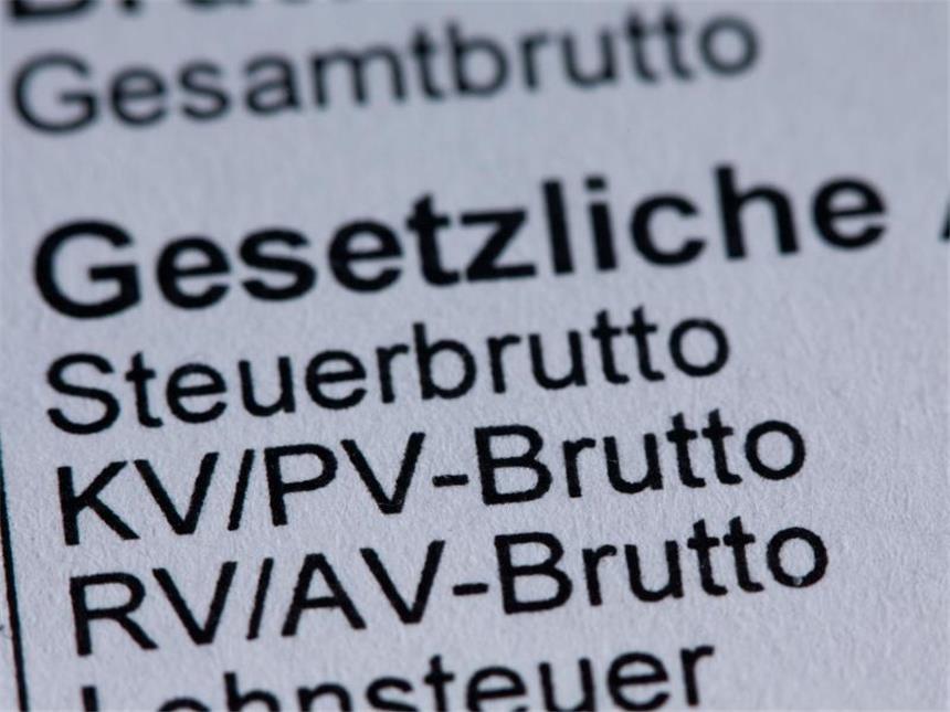 Krankenkassenbeiträge bleiben im Wahljahr stabil Die IG Metall warnt vor steigenden Krankenkassenbeiträgen nach einer Pause im Jahr der Bundestagswahl. Foto: Jens Büttner