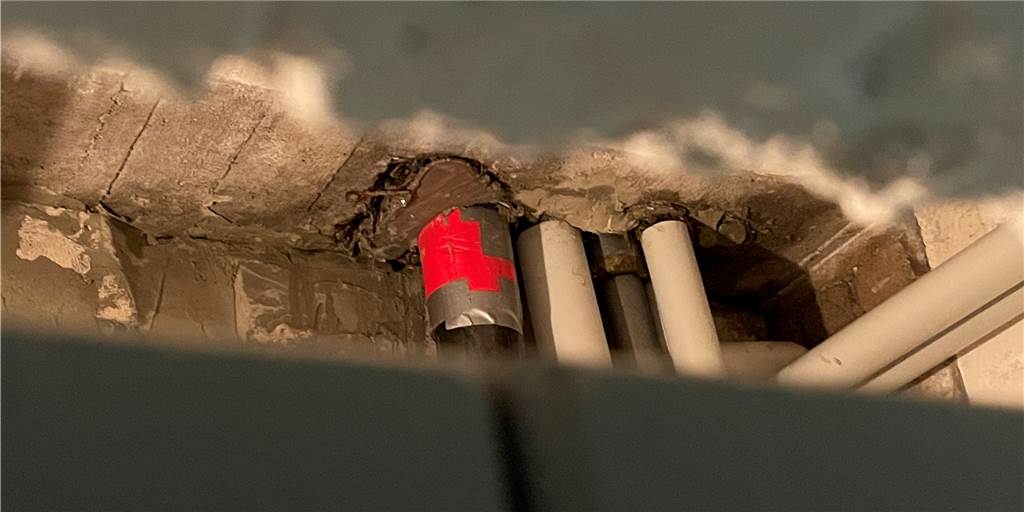 Belvona-Beschwerde aus Castroper Altstadt: Fahrstuhl seit Monaten defekt Die Immobilienfirma Belvona macht den Mietern am Schophof 8 Sorgen. Im Keller tropft seit Wochen schon Wasser aus der Decke. Nun kommen auch Beschwerden aus dem Gebäude Am Bennertor 2 in Castrop.
