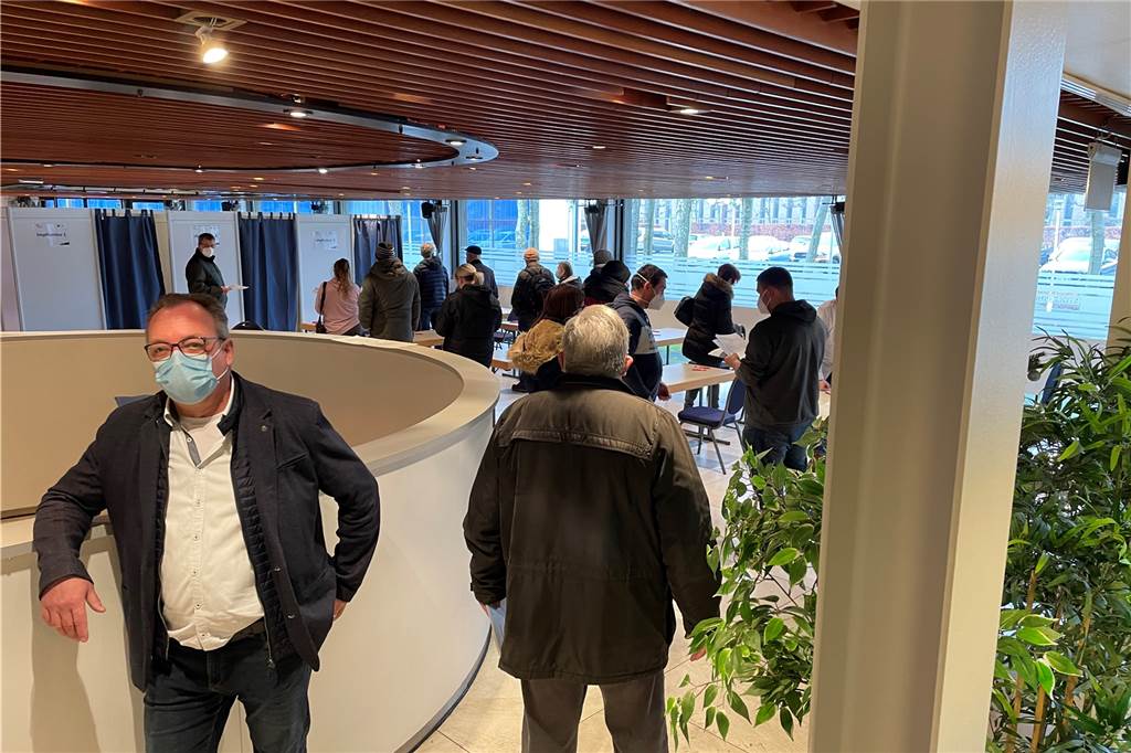 Corona-Impfzentrum Castrop-Rauxel: Kommen, impfen, fahren in 20 Minuten Die Impfstelle am Stadtmittelpunkt leitet Thomas Woitalla von Bereich Soziales der Stadtverwaltung.