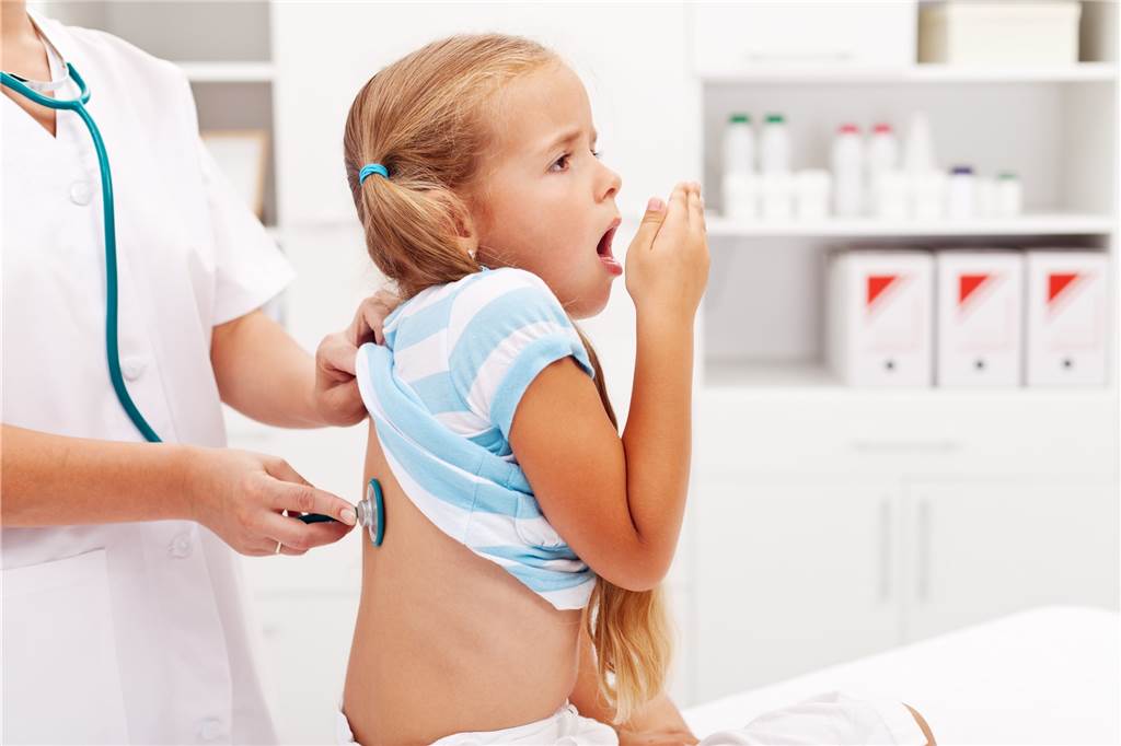 Tiefstand bei Keuchhustenfällen: Kinderärzte nennen die Gründe Die Impfung gegen Keuchhusten gehört zu den Kombinationsimpfungen, die von der STIKO empfohlen und von den gesetzlichen Krankenkassen für ihre Versicherten bezahlt werden.