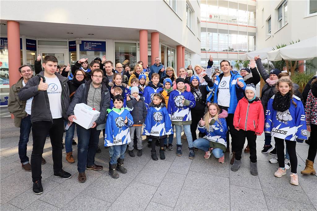 Kostenschock für den Eissport: Kommt jetzt ein zweiter Bürgerentscheid? Die Initiative „Unna braucht Eis“ hat mit einer Unterschriftenaktion einen Bürgerentscheid durchgesetzt, in dem sich die Mehrheit der Teilnehmer für einen Erhalt der Eishalle aussprach. Diesen Beschluss kann jetzt nur noch ein anderer Bürgerentscheid aufheben.