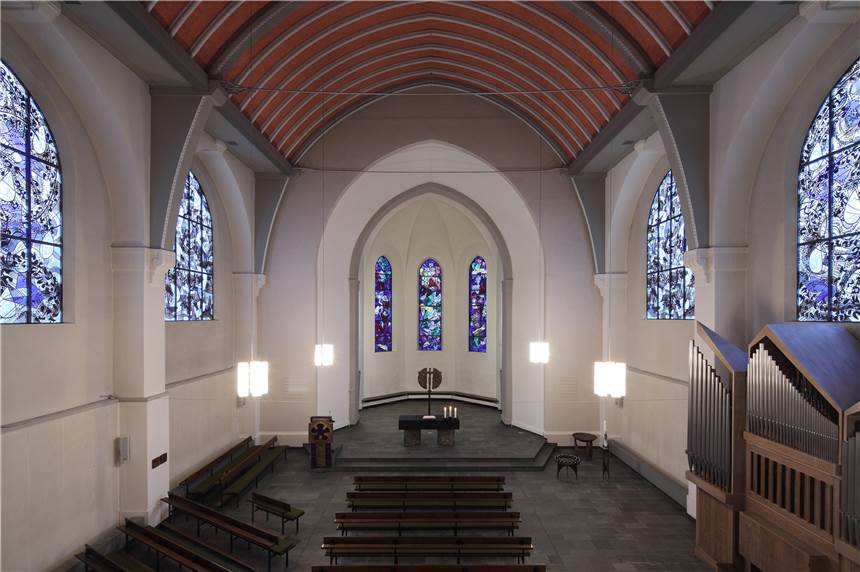 Tag des offenen Denkmals: Zwei Kirchen im Stadtbezirk Hombruch sind dabei Die Innengestaltung der Lutherkirche stammt aus den 70ern, die Außenfassade dagegen aus dem 19. Jahrhundert.