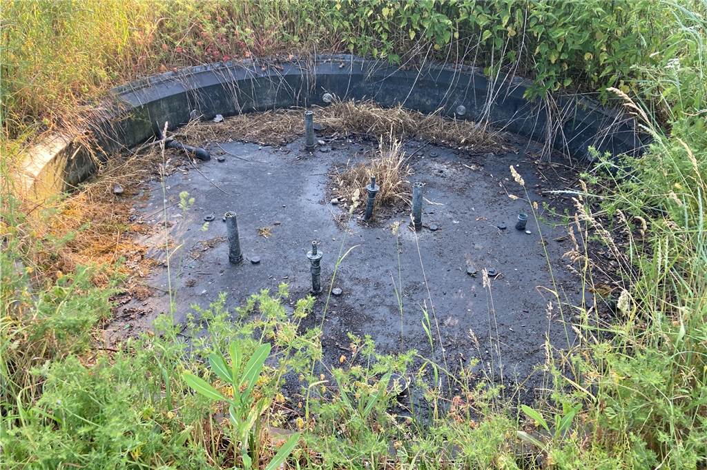 Was wird aus den Kunstwerken hinter der Rohrmeisterei? Die Installation von Rosemarie Trockel ist derzeit ohne Wasser und damit außer Betrieb.