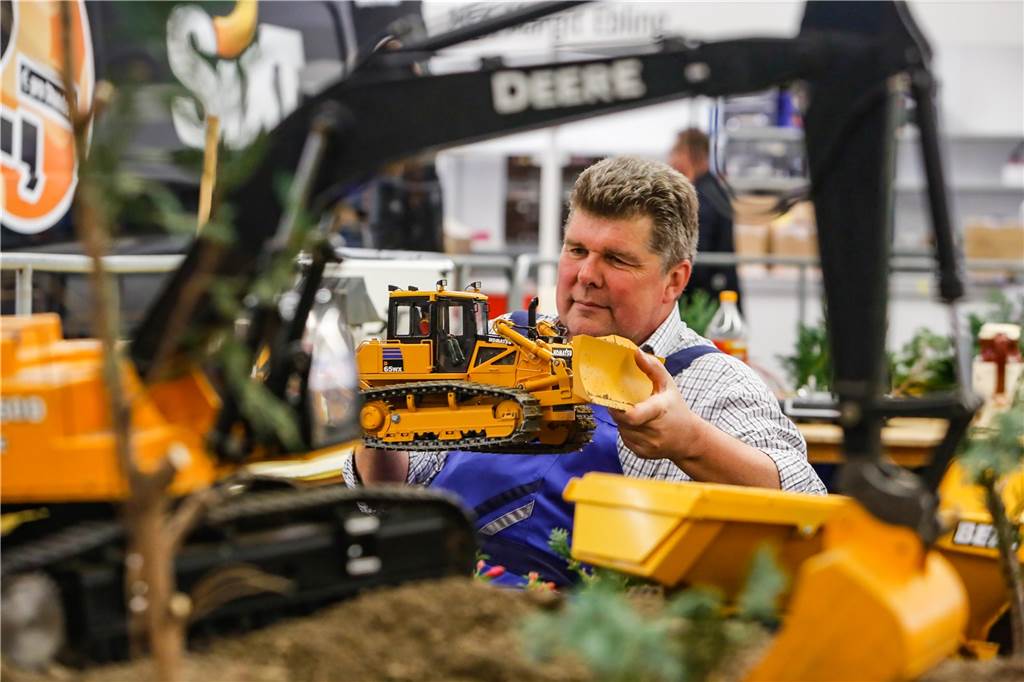 Dramatische Verluste im Etat: Corona stürzt Dortmund ins Finanzdebakel Die Intermodellbau zieht tausende Besucher in die Halle. Der Termin im April musste bereits auf den 13. bis 16. August verschoben werden. Prompt wackelt die Modellbaumesse erneut.