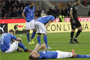 Die Italiener waren nach dem Aus am Boden zerstört. Foto: Luca Bruno