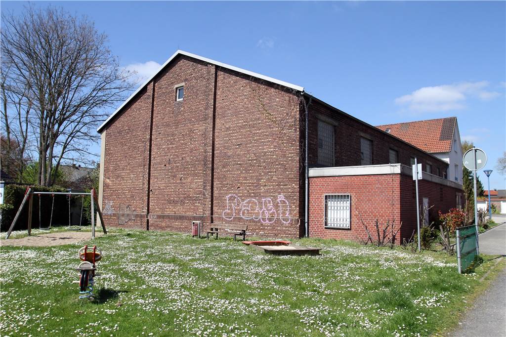 Jahnturnhalle in Werne abgerissen - es gibt feste Pläne für das Gelände Die Jahnturnhalle ist abgerissen. Wie es mit dem anliegenden Spielplatz weitergeht, steht noch nicht fest.