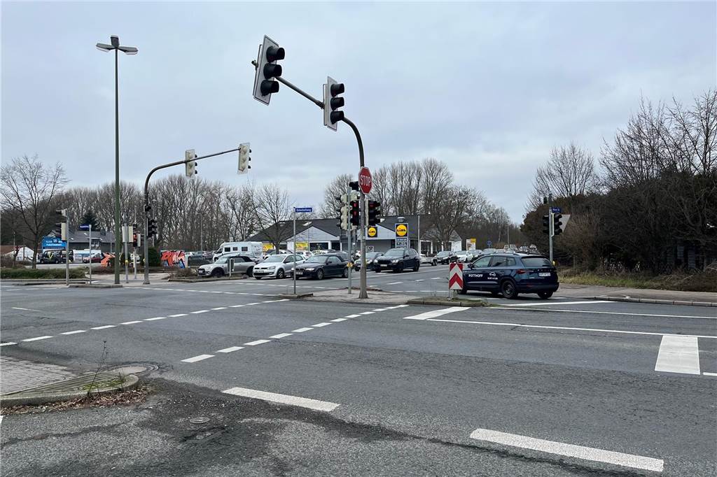 Jockenhöfer-Kreuzung: Lärmschutzfenster allein reichen der Stadt nicht Die Jockenhöfer-Kreuzung ist schon jetzt stark mit Verkehr belastet.