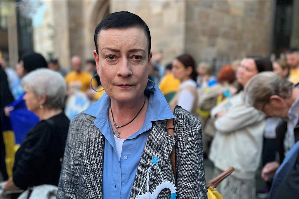 300 Teilnehmer bei Israel-Kundgebung in Dortmund Die jüdische Entertainerin und Sängerin Tirzah Haase aus Dortmund war bei der Kundgebung an der Reinoldikirche.