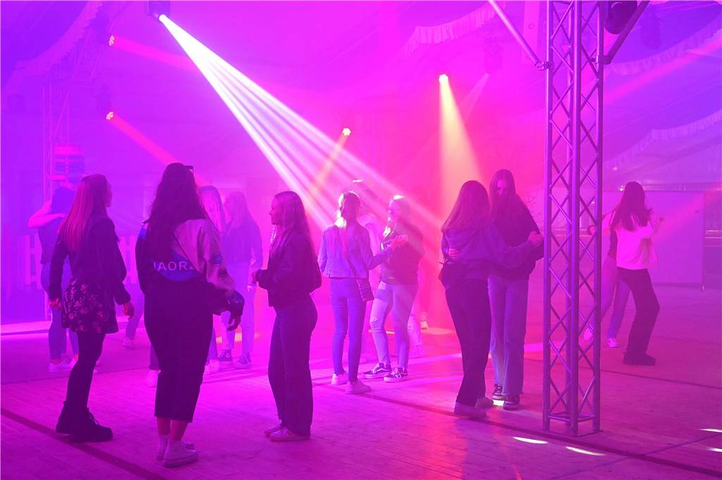 Die Jugenddisco des BSV Ascheberg war gut besucht, die Tanzfläche füllte sich zu später Stunde erst.