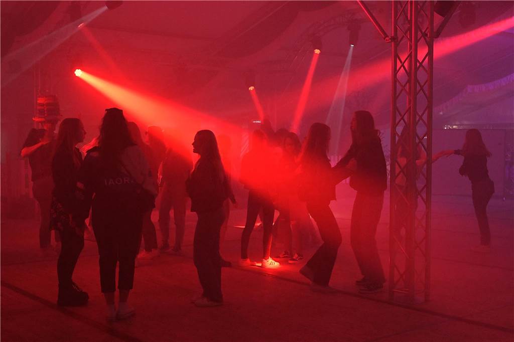 Die Jugenddisco des BSV Ascheberg war gut besucht, die Tanzfläche füllte sich zu später Stunde erst.