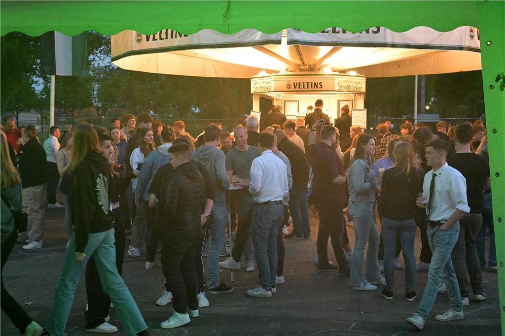 Die Jugenddisco des BSV Ascheberg war gut besucht, die Tanzfläche füllte sich zu später Stunde erst.