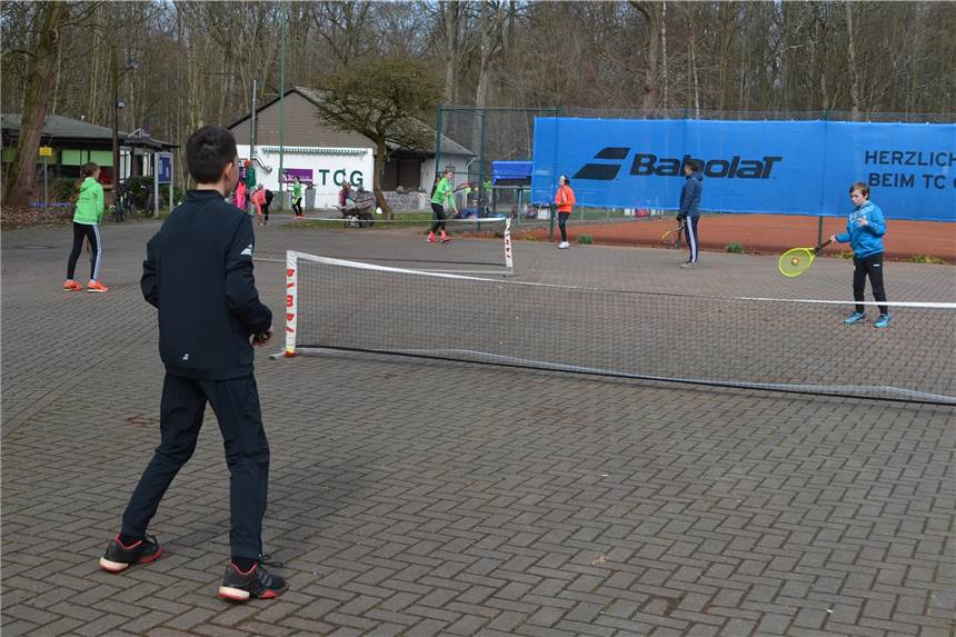 Tennisclub meldet: Endlich wieder Tennis am Grävingholz Die Jugendlichen im TC Grävingholz trainierten am Samstag (20.3.) wieder auf der Anlage am Grävingholz-Wald