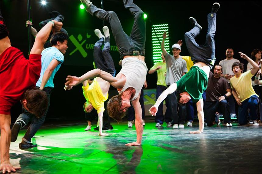 Neue Urbanatix-Show feiert im November Premiere Die jungen Streetartisten sind heiß auf die Show. Am kommenden Freitag, 11. November, ist die Premiere in der Jahrhunderthalle. Bis zum 20. November gehört die Bühne dann Urbanatix.