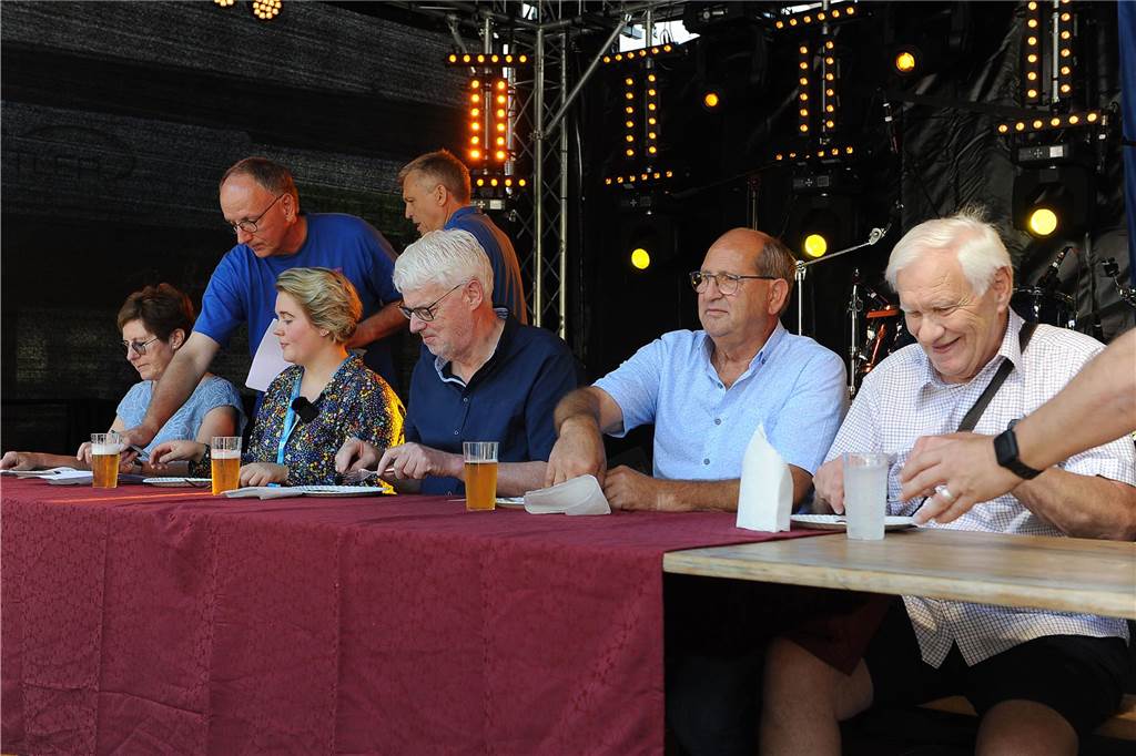 Die Jury entscheidet: Wer backt den leckersten Pannekauken?