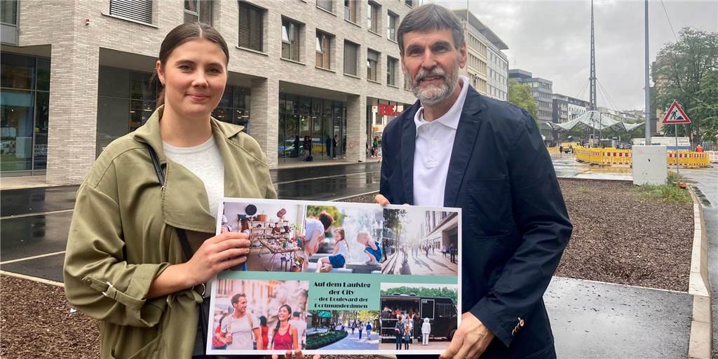Gastronomie und mehr: Wie die Kampstraße (jetzt wirklich) „Laufsteg der City“ werden soll Die Kampstraße als "Laufsteg" - darauf setzen Jaqueline Suchanek vom Büro Stadt+Handel und Axel Schroeder von der Aktionsgemeinschaft Kampstraße.
