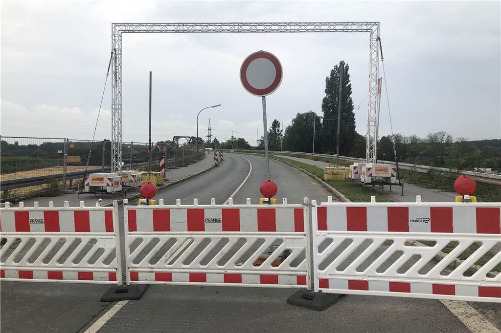 Neue Kanalbrücke Gahmener Straße: Besonderer Aufwand an der Südseite Die Kanalbrücke Gahmener Straße ist bis zum 21. August voll gesperrt.