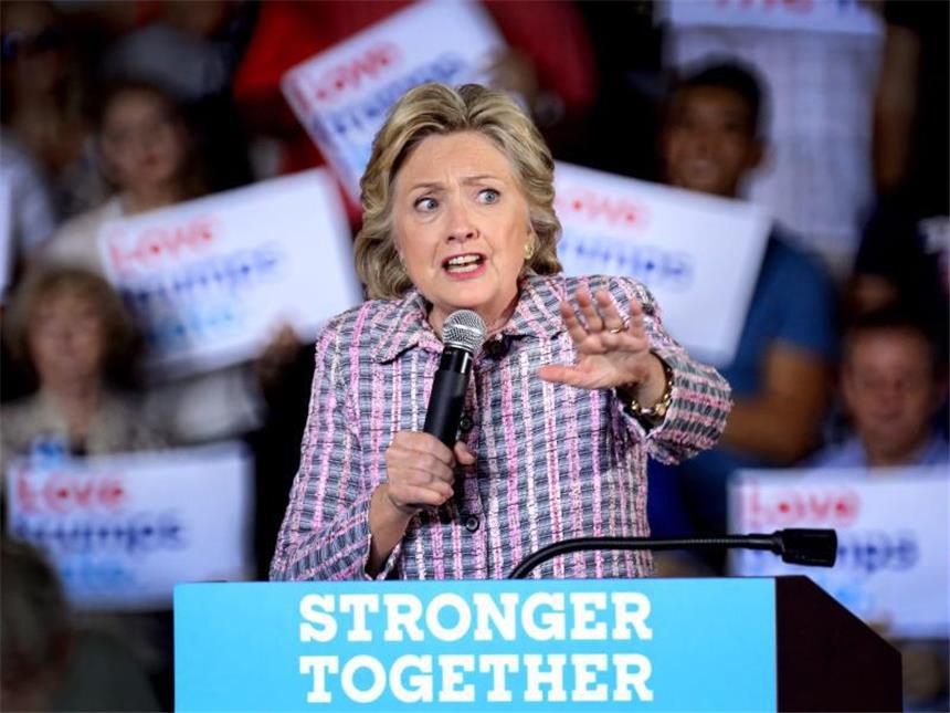 USA bezichtigen Russland wegen Hackerangriffen Die Kandidatin der US-Demokraten, Hillary Clinton, Ende September bei einer Wahlkampfveranstaltung in Florida. Foto: Cristobal Herrera