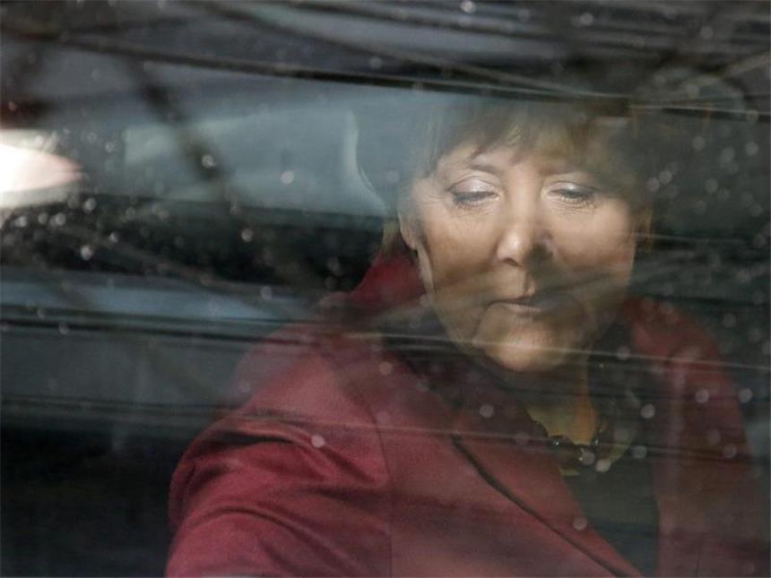 EU und Türkei vereinbaren in der Flüchtlingskrise neuen Pakt Die Kanzlerin stellte vor Beginn des Treffens klar: «Die Türkei erwartet mit Recht, dass die EU sie entlastet.» Foto: Olivier Hoslet