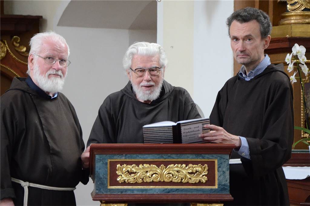 Der Senior des Kapuziner-Klosters Werne lädt zur Geburtstags-Feier Die Kapuziner Pater Tobias Link, Pater Wolfgang Drews und Pater Romuald Hülsken (von links) im Jahre 2019.