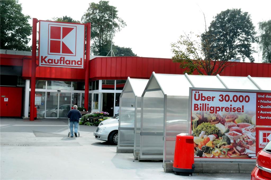 Ausgangssperre: Lebensmittelmärkte in Schwerte kürzen ihre Öffnungszeiten Die Kaufland-Filiale am Dohrbaum passt ihre Öffnungszeiten, die normalerweise bis 22 Uhr dauern, dem Beginn der Ausgangssperre an.