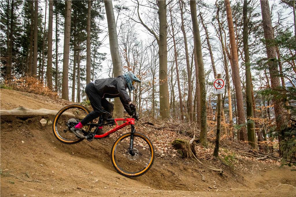 Mountainbike-Unfall: Für die Stadt ist die Piste am Ebberg illegal Die Kenntnisse über Moutainbike-Pisten verbreiten sich über das Internet rasch in der Szene.