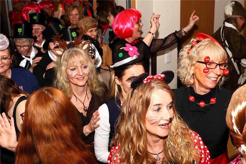 Die KFD Hullern feierte am Donnerstagabend (27. Feburar 2025) ihre traditionelle Weiberfastnacht im Pfarrgemeindehaus.