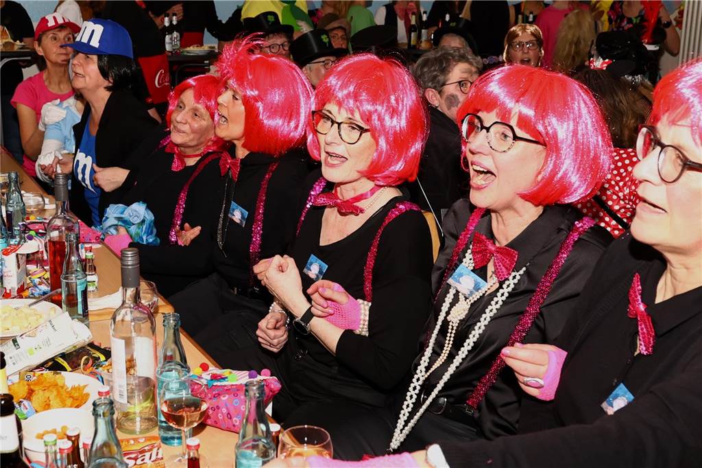 Die KFD Hullern feierte am Donnerstagabend (27. Feburar 2025) ihre traditionelle Weiberfastnacht im Pfarrgemeindehaus.
