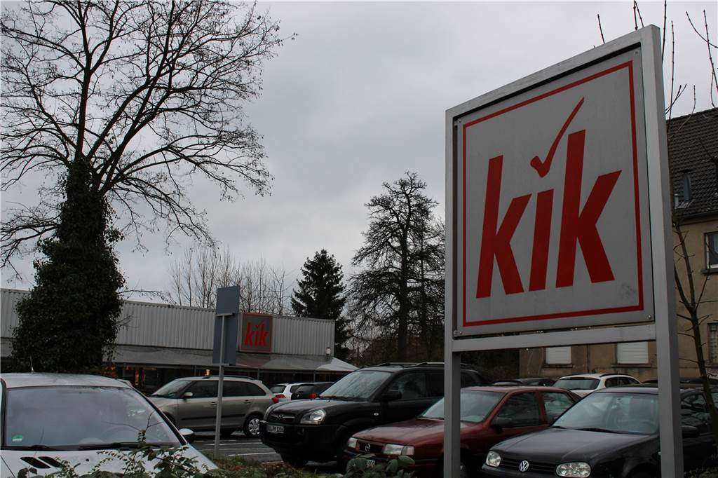 Kurioses Knöllchen vor der Kik-Filiale: 30 Euro Strafe für 10 Minuten parken Die Kik-Filiale in Hombruch befindet sich an der Kreuzung Harkort- und Kieferstraße.