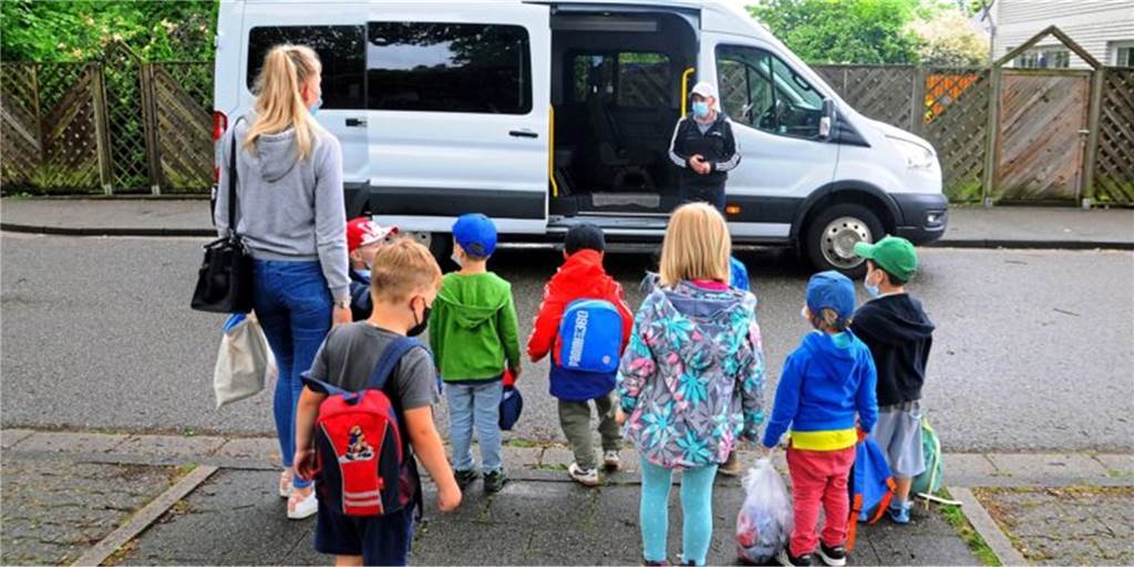 Kita-Bus für Ahle und Averbeck: Eltern senden finanziellen Hilferuf Die Kinder aus den Bauerschaften Ahle und Averbeck werden mit einem Bus zur Kita gefahren. Die Kosten dafür steigen aktuell stark an. (Symbolbild).