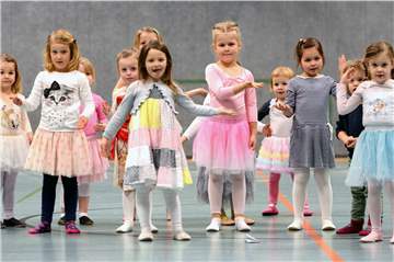 Die Kindertanz-Gruppen sind bei der Präsentation des Tanz-Clubs Grün-Weiß Schermbeck immer eines der Highlights. Am Samstag ist es wieder so weit. FOTO