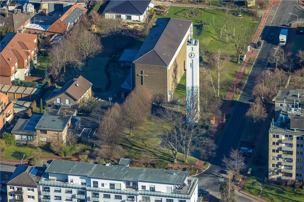 Letzter Gottesdienst in der Kirche St. Johannes: 61 Jahre erzählen viele Geschichten Die Kirche St. Johannes hat vor allem eine Besonderheit: Kirchturm und -halle stehen getrennt voneinander.