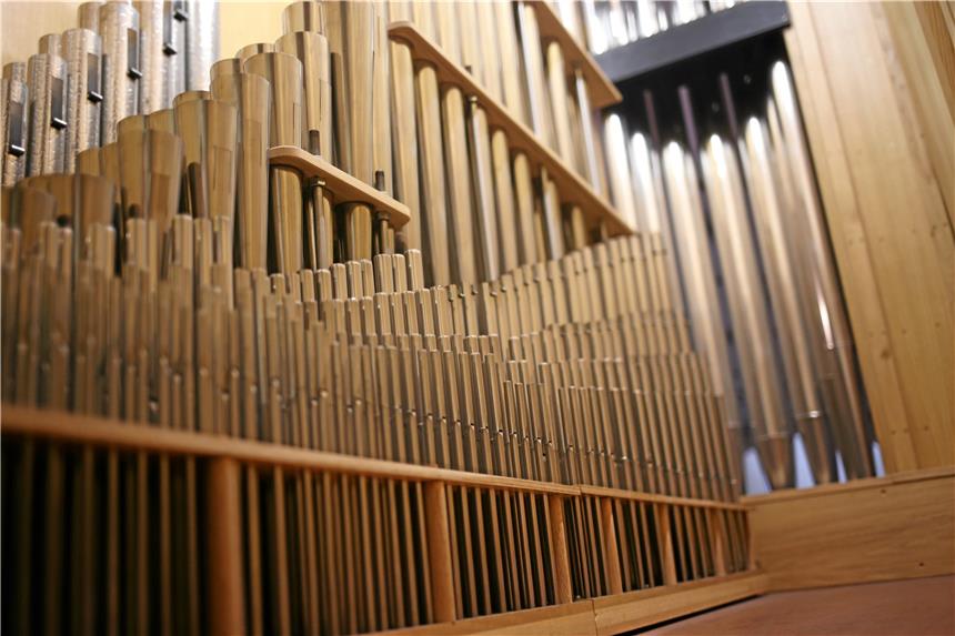 Orgel aus St.-Konrad-Kirche in Werne zieht um Die Kirchenorgel aus St. Konrad geht nach Maria Frieden.