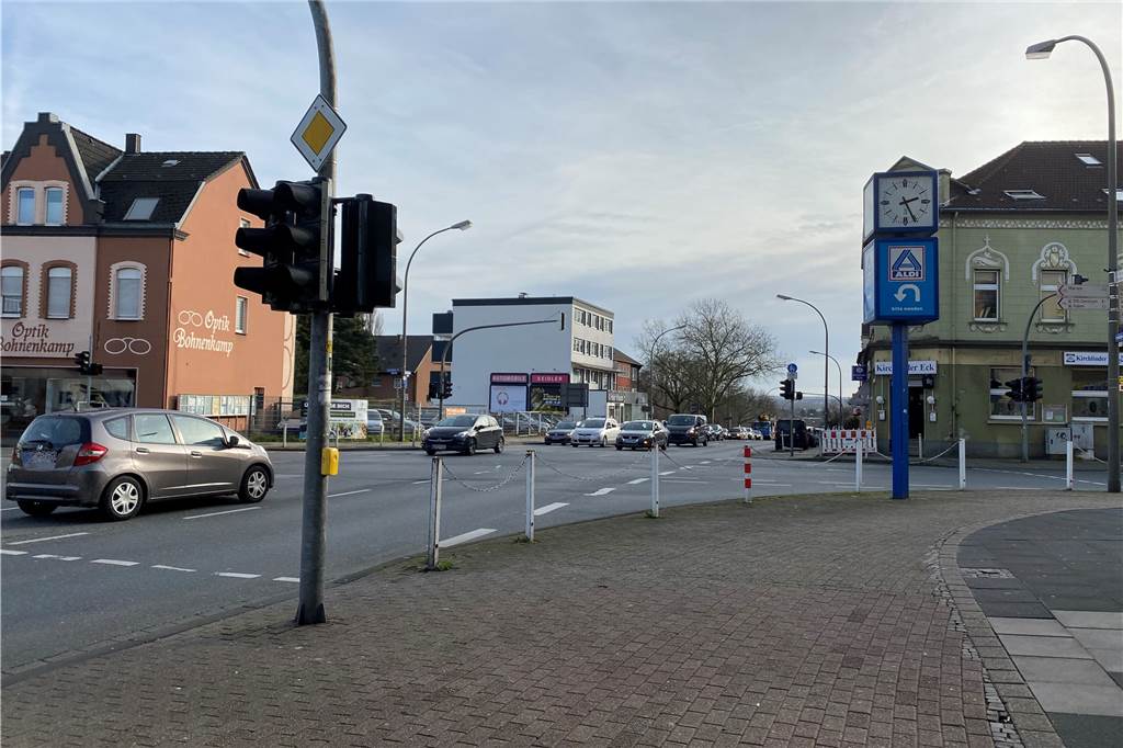 Radikale Forderung: Ein ganzer Dortmunder Stadtbezirk als 30er-Zone Die Kirchlinder Kreuzung ist Anlass für die Verkehrs-Diskussion.