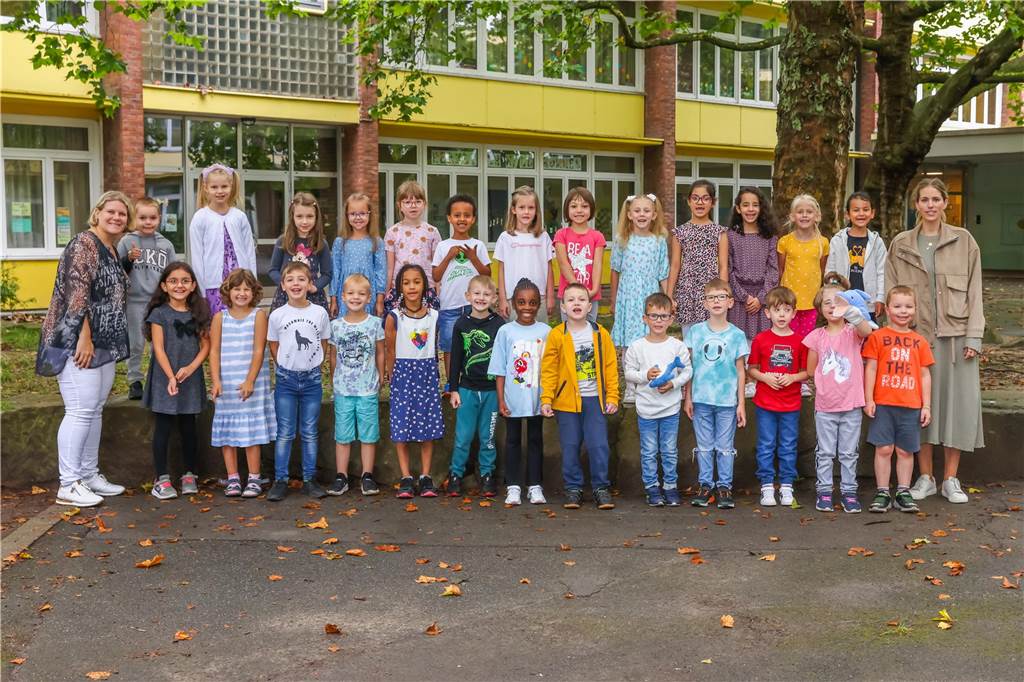Die Klasse 1b der Brukterer Grundschule
