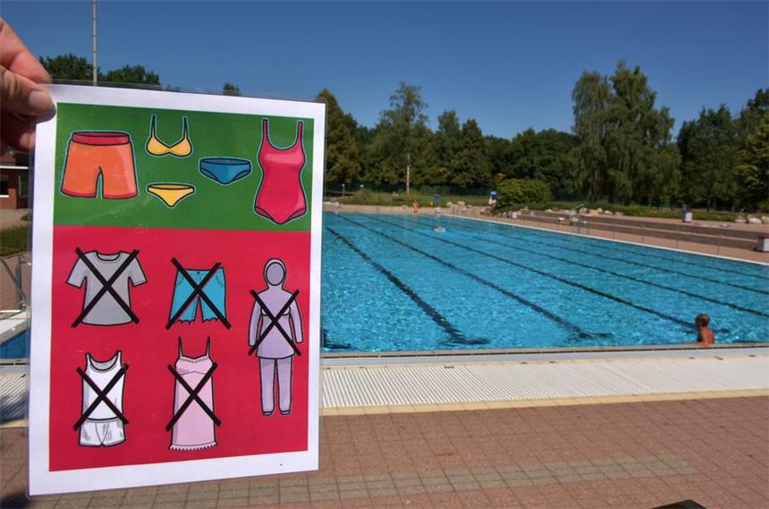 In Lünen ist Baden mit Burkini verboten Die Kleiderordnung der Bädergesellschaft, die für den Freibad Cappenberger See und das Lippe Bad gilt, sieht auch ein Burkini-Verbot vor.