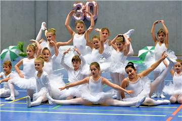 Die kleinen Ballerinas des Tanz Clubs Grün-Weiß Schermbeck erhielten am Sonntag besonders kräftigen Applaus.