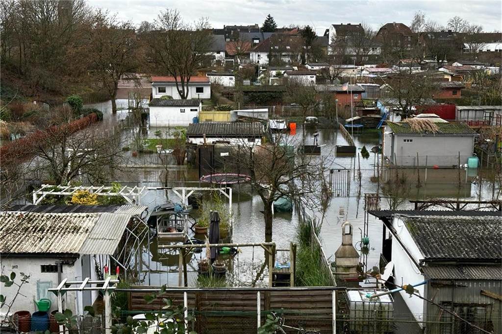 Vor einem Jahr: Lippe-Pegel stieg in Dorsten über 10 Meter Die Kleingartenanlage an der Straße Im Ovelgünne stand zu großen Teilen unter Wasser.