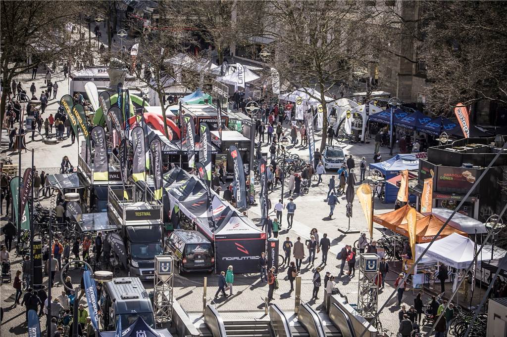E-Bike-Festival in Dortmund startet - Tausende Besucher in der City erwartet Die Kleppingstraße und mehrere City-Plätze werden zum Marktplatz rund um E-Mobilität.