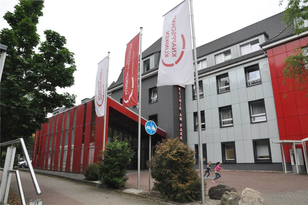 Weil Personal in Krankenhäusern fehlt, machen Patienten ihren letzten Atemzug oft allein Die Klinik am Park gehört seit 2010 zum Klinikum Westfalen.