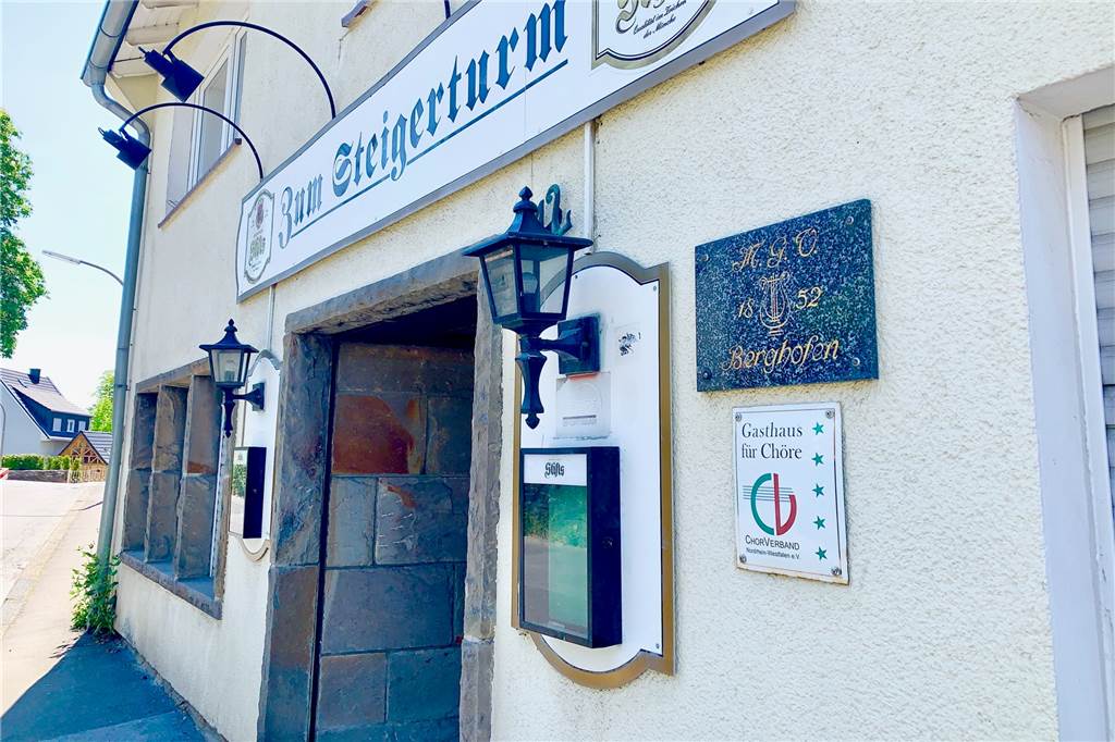 Ein ganzes Dorf wehrt sich gegen den Abriss seiner Kult-Kneipe Die Kneipe ist seit Anfang März geschlossen. Der Pachtvertrag lief aus.
