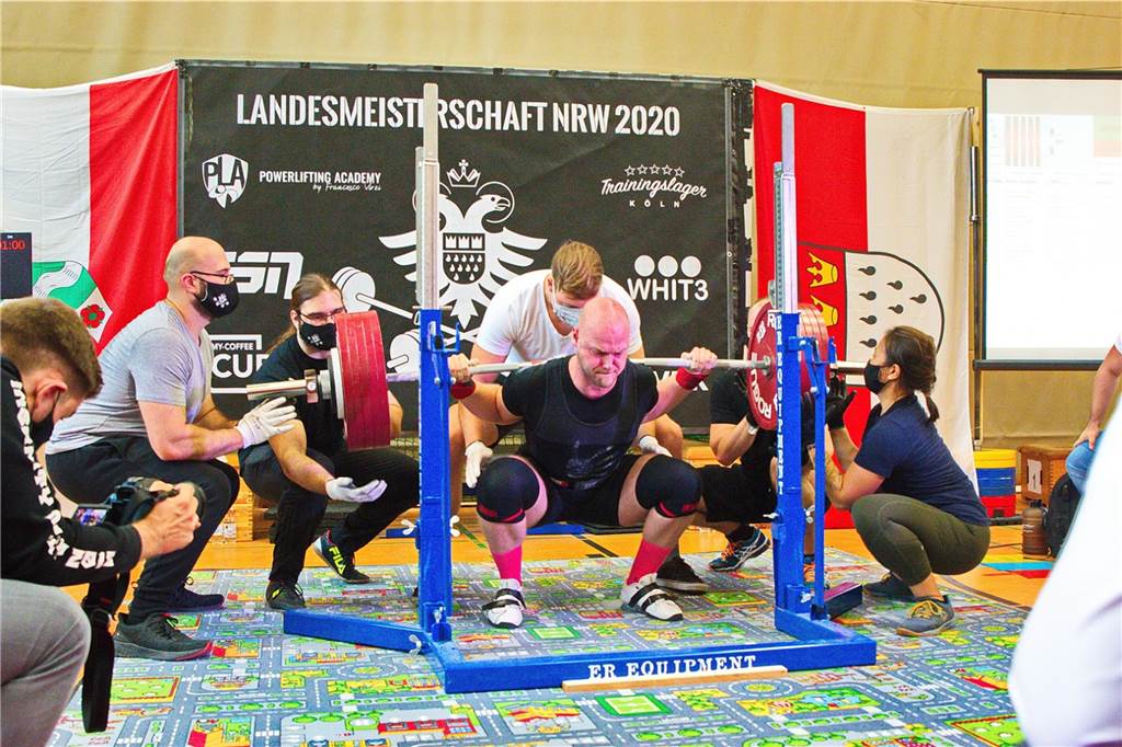 330 Kilo beim Kreuzheben: Stephan Berger ist Halterns stärkster Torwarttrainer Stephan Bergers Bestwert liegt dort bei 290 Kilogramm.