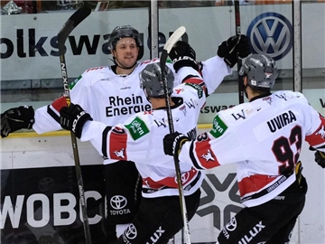 Die Kölner Haie feiern einen überraschenden 2:1-Auswärtserfolg in München. Foto: Peter Steffen